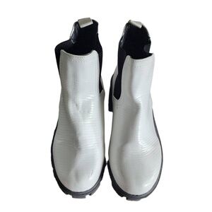 Sugar TC Boots Womens Size 8M White Chelsea Glossy‎ Finish Joyrider Pull Tab